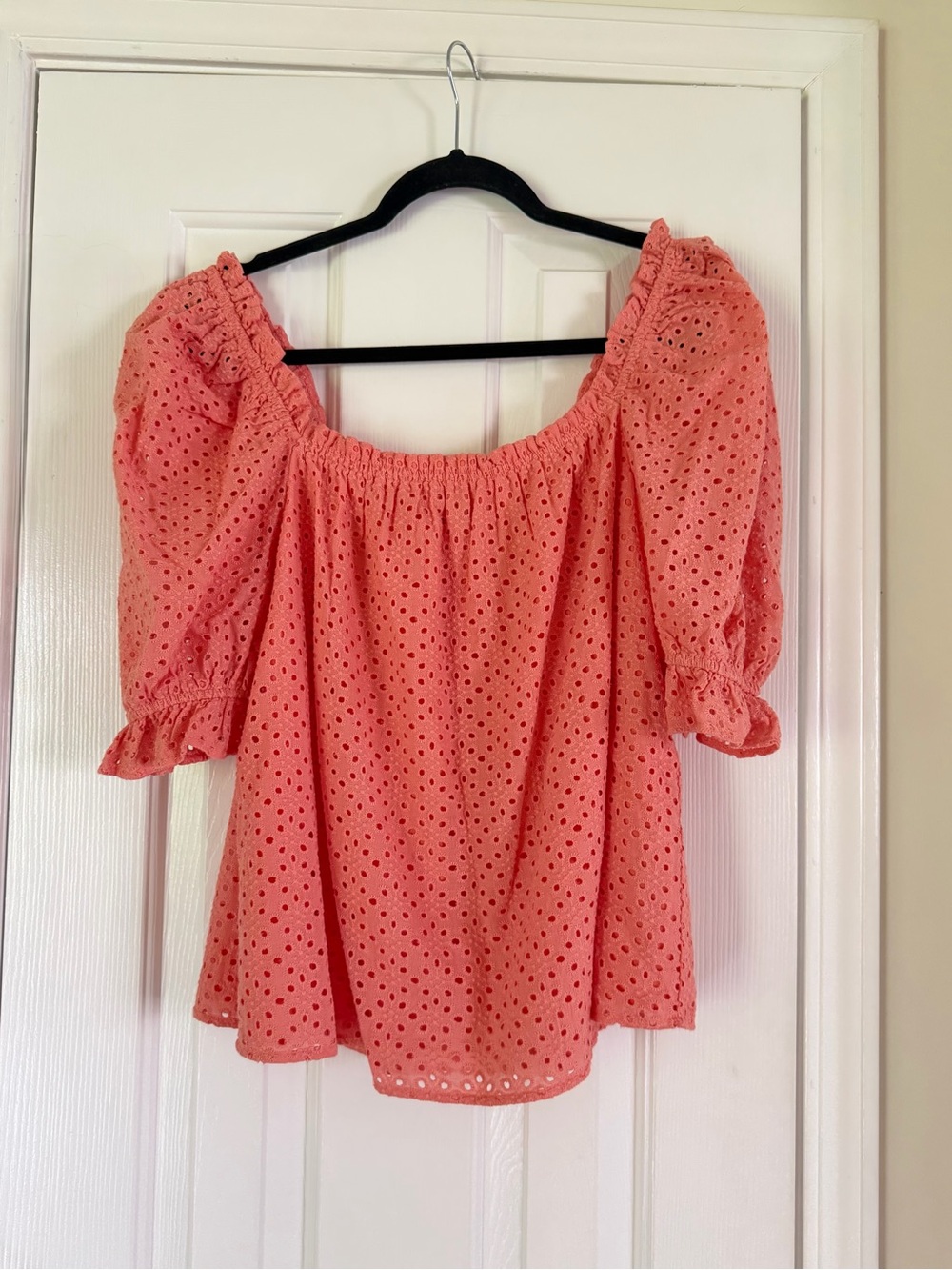 Tuckernuck Pomander Place Women’s Small Coral Eyelet Iris Blouse Puff Sleeve